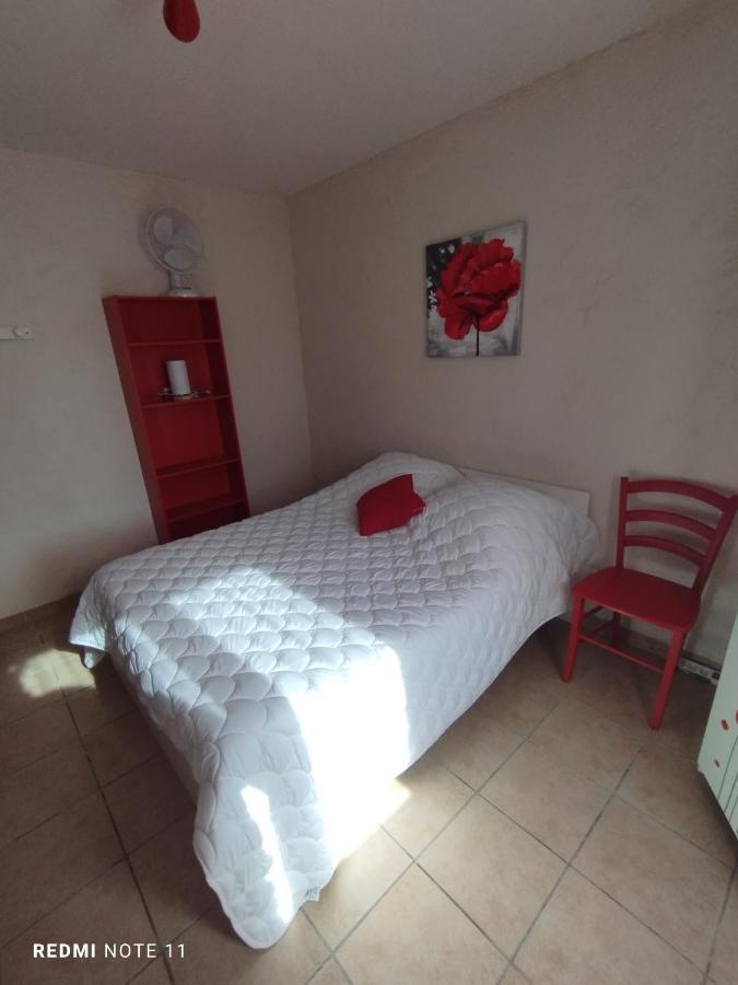 Chambre D Hotes En Provence, Au Pied Du Luberon, Les Coquelicots La Tour-d'Aigues Bagian luar foto